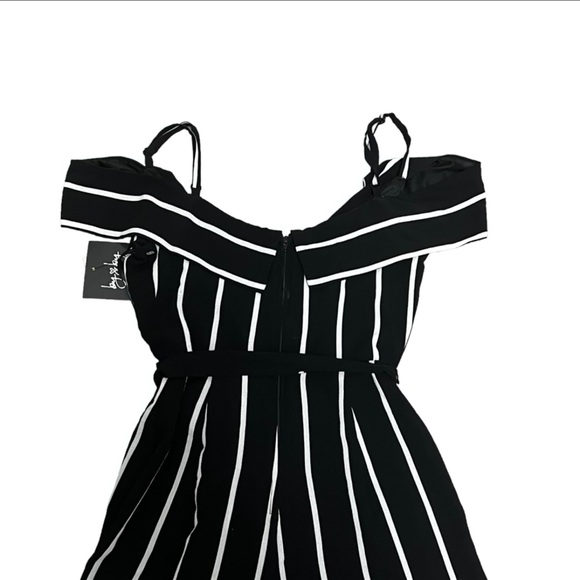 NWT By & By Wide Leg Capri Romper Size 1 Juniors Jumpsuit Striped Black White XS - Picture 3 of 12